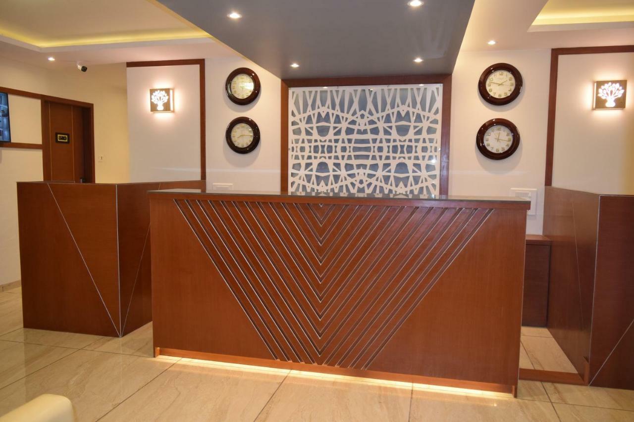 Aflon Hotel Bombay Extérieur photo