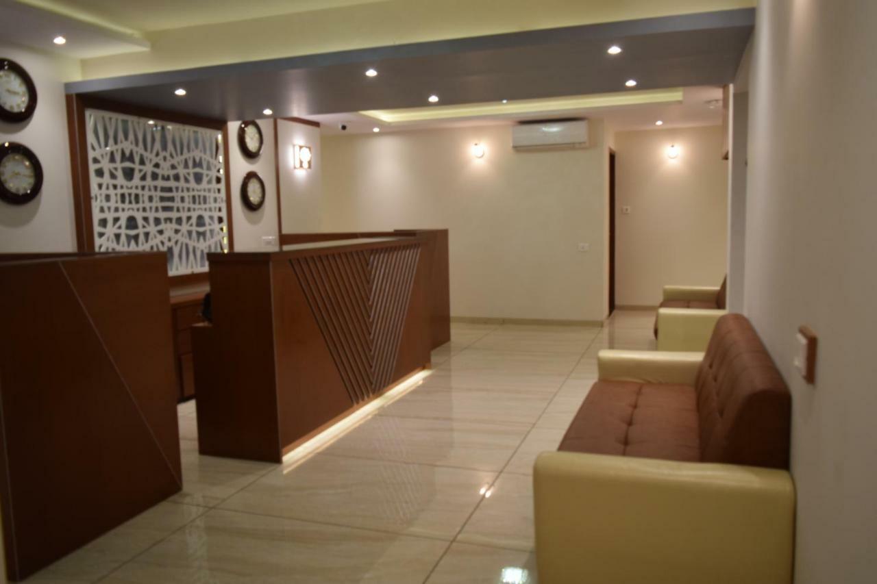 Aflon Hotel Bombay Extérieur photo