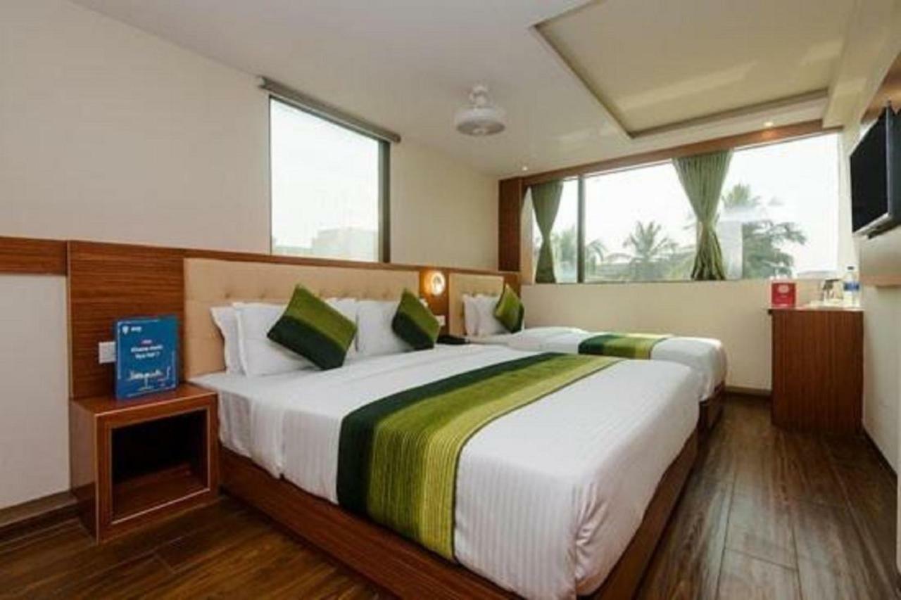 Aflon Hotel Bombay Extérieur photo